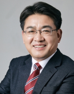 서울시 노원구가 1월부터 저소득층에게 무료 영구차를 지원하는 ‘노원형 장례서비스’를 선보인다. 사진=오승록 노원구청장