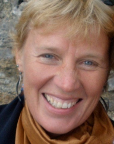 클레어 윌리엄스 by Hijinx Theatre