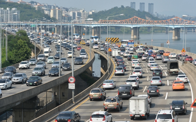 10일 서울시는 자동차세 연납제도를 활용하려는 시민은 이달 31일까지 신청해달라고 안내했다. 사진=뉴시스
