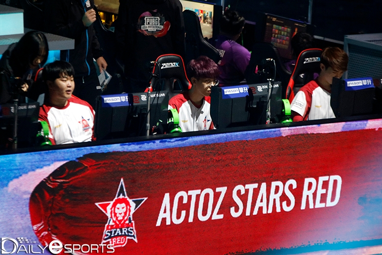 3일차 첫 경기 치킨의 주인공 액토즈 스타즈 레드.