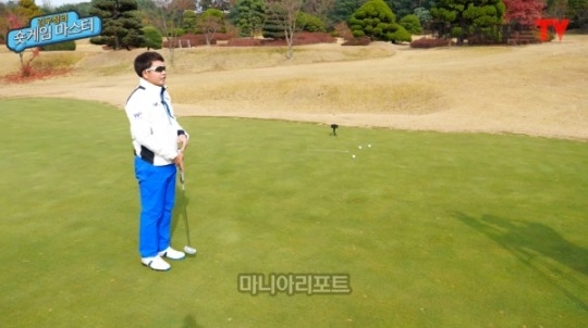 숏게임 마스터 김우정 프로가 포털 뉴스면에 연재하고 있는 숏게임 레슨영상 캡쳐 이미지.