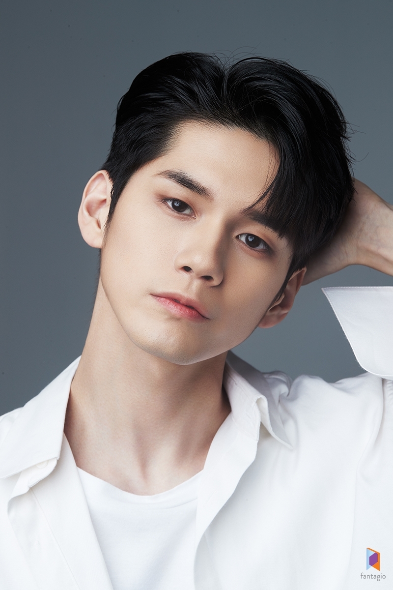 사진=가수 옹성우(keepgoOng 제공)