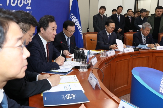 22일 오전 서울 여의도 국회에서 열린 고위 당정청 회의에서 이낙연 국무총리가 모두발언하고 있다. 사진=뉴시스