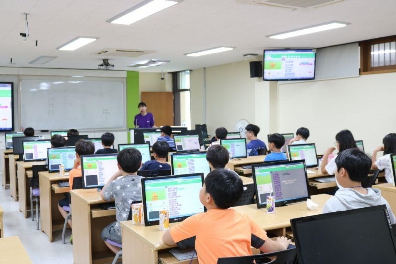 (사진=커넥트스쿨 참여 학생들)