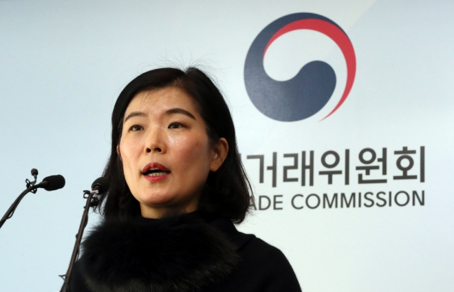 24일 이순미 공정위 가맹거래과장이 편의점 외 외식, 도소매, 교육서비스 4개 업종에 대한 표준가맹계약서를 개정했다고 밝혔다. 사진=뉴시스
