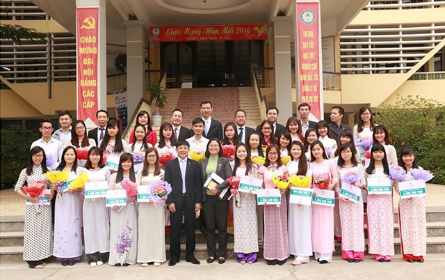 (사진=베트남 재무대 장학증서 수여식)