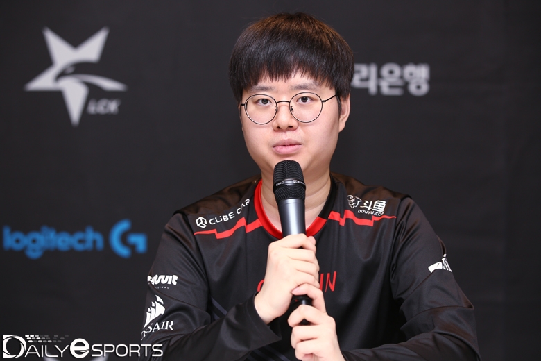 그리핀의 톱 라이너 '소드' 최성원.