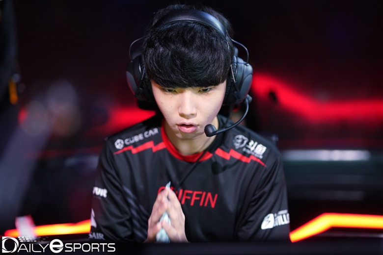 담원 게이밍과의 경기에서 1, 2세트 모두 MVP를 차지한 그리핀의 미드라이너 '초비' 정지훈.