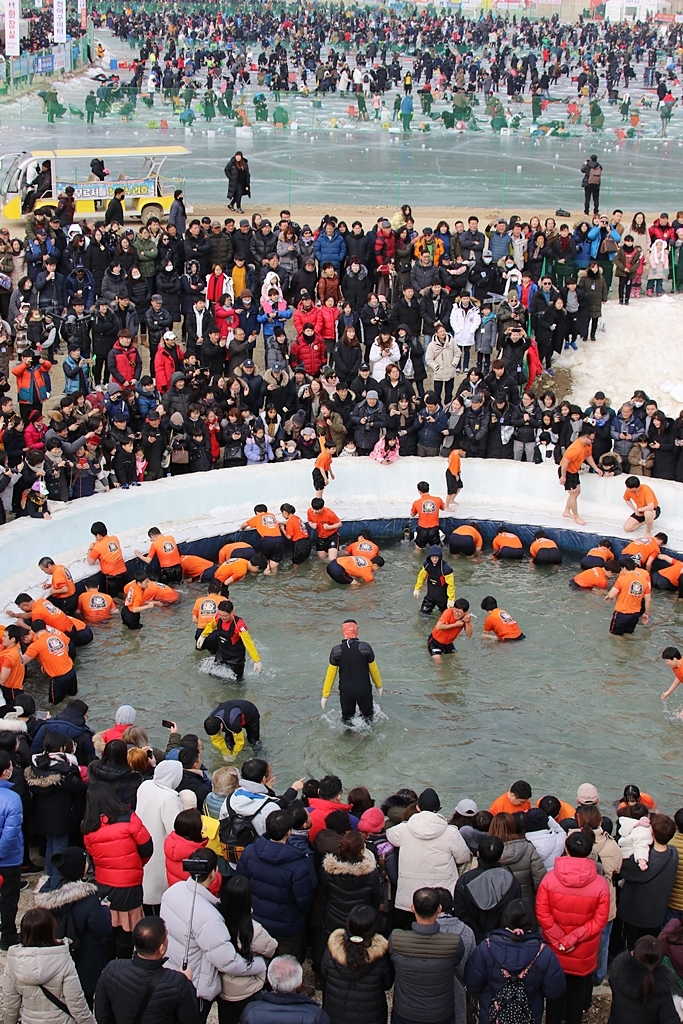 사진= 2019 화천산천어축제 공식사이트