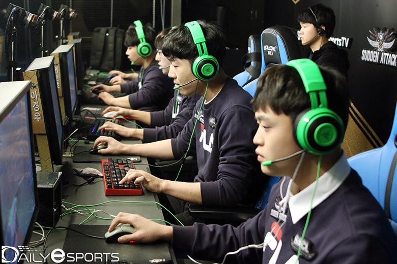 기적처럼 8강에 합류한 불도저.