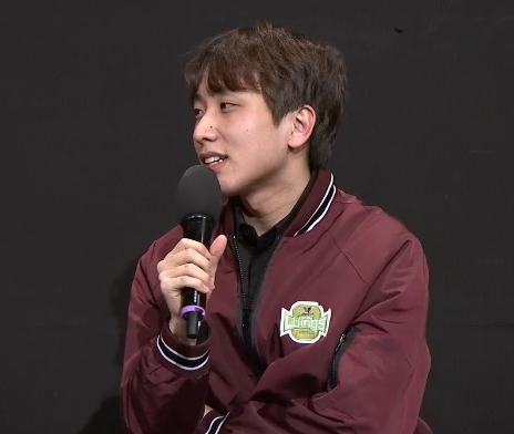 방송 인터뷰에 임하고 있는 조성호(사진=아프리카TV 생중계 화면 캡처).