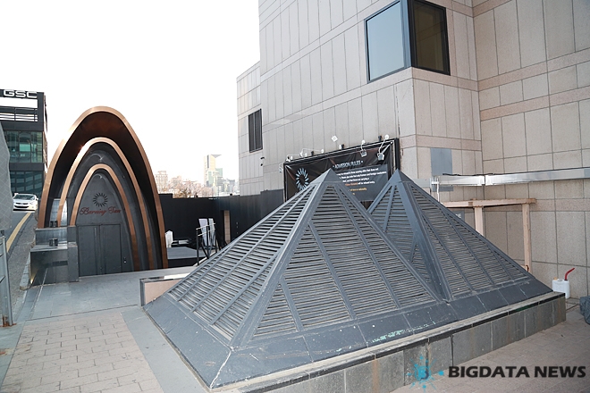 성폭행 논란의 클럽 버닝썬 현장 모습