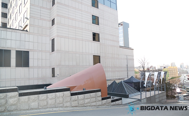 성폭행 논란의 클럽 버닝썬 현장 모습