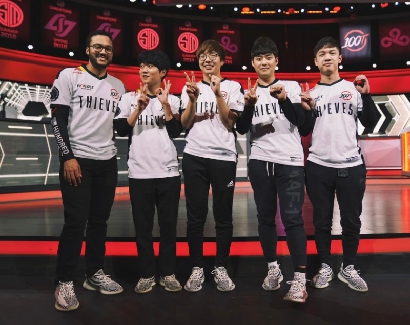 LCS 스프링 3주차에서 2전 전승을 달성한 100 씨브즈 선수들(사진=100 씨브즈 공식 SNS 발췌).