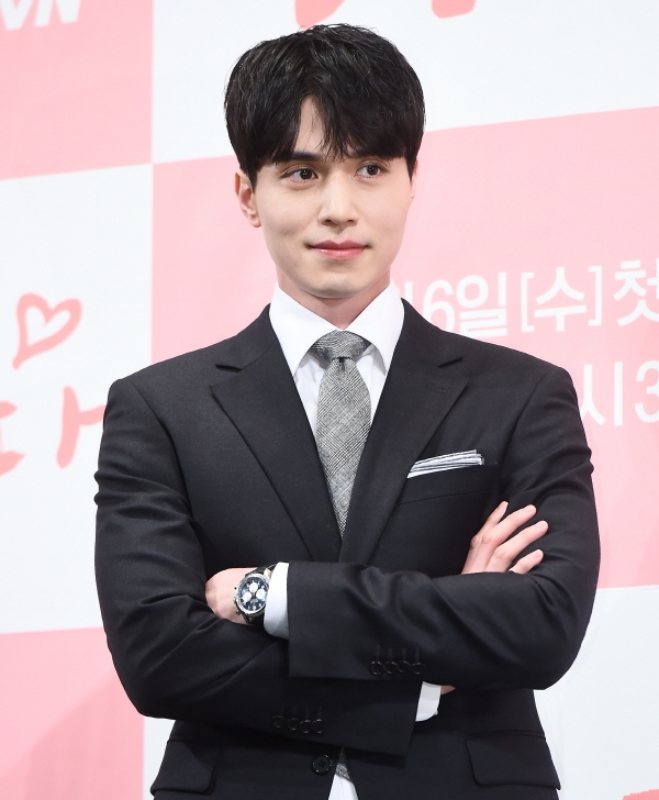 '진심이 닿다' 이동욱, 제작발표회서 완벽주의 변호사룩 선보여