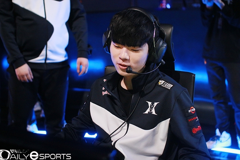 킹존 드래곤X의 원거리 딜러 '데프트' 김혁규.