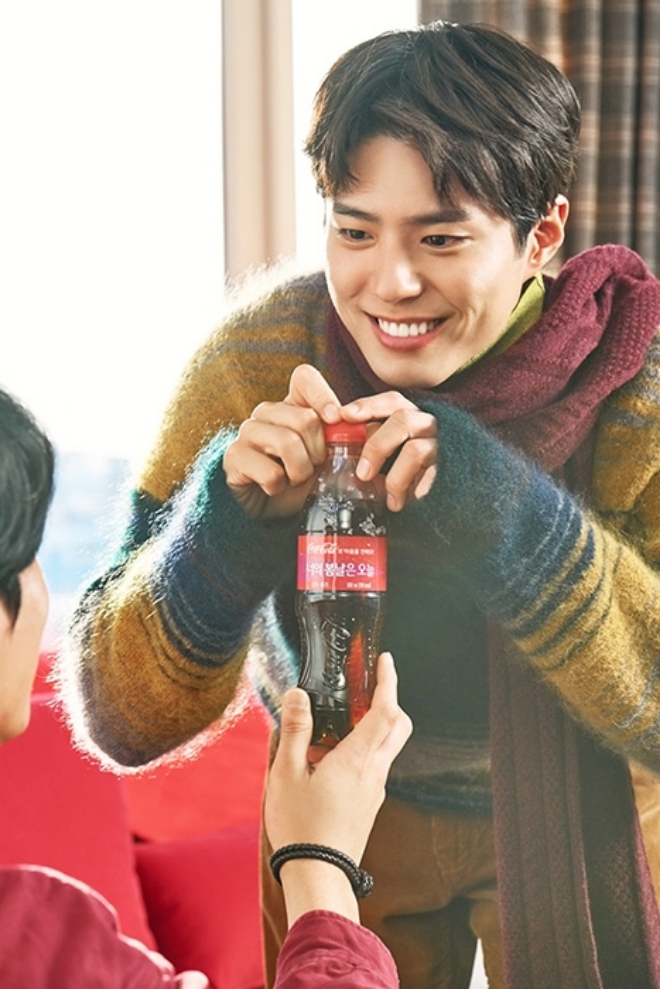 '국민남친' 박보검, 훈훈한 5색 코카콜라 화보 공개