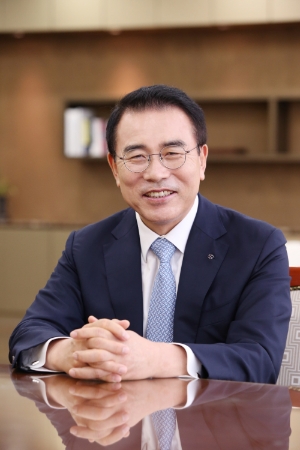 20일 신한금융그룹은 혁신성장기업을 지원하기 위해 향후 3~4년간 1조7천억원을 투자할 예정이라고 밝혔다. 사진은 조용병 신한금융그룹 회장 사진=신한금융