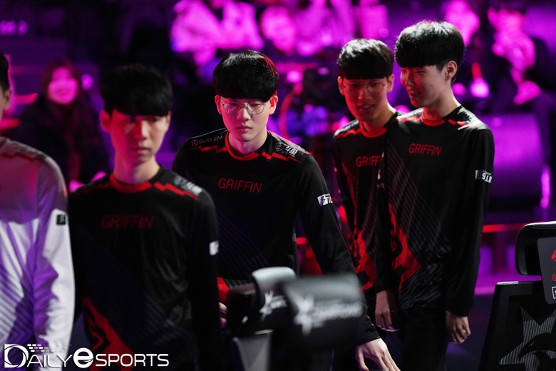 1라운드 전승을 완성한 그리핀.