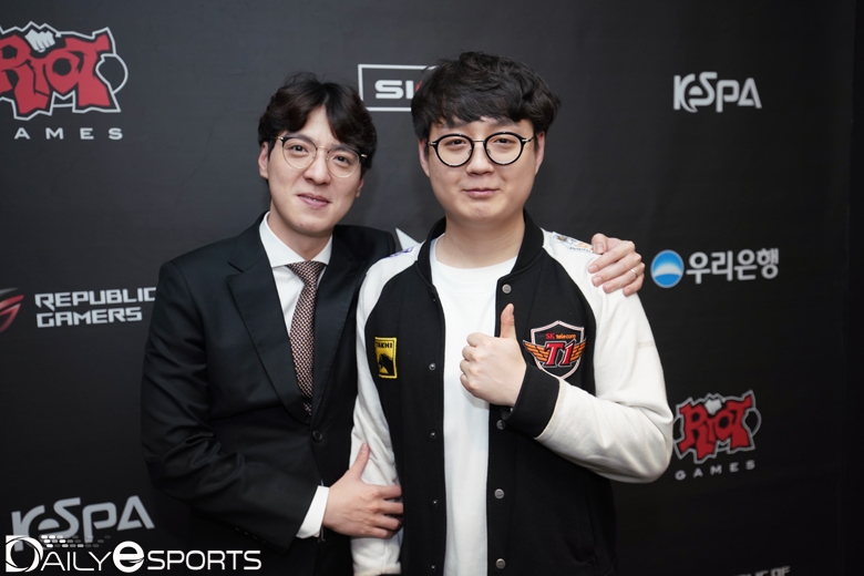 SK텔레콤 T1의 김정균 감독과 서포터 '마타' 조세형.