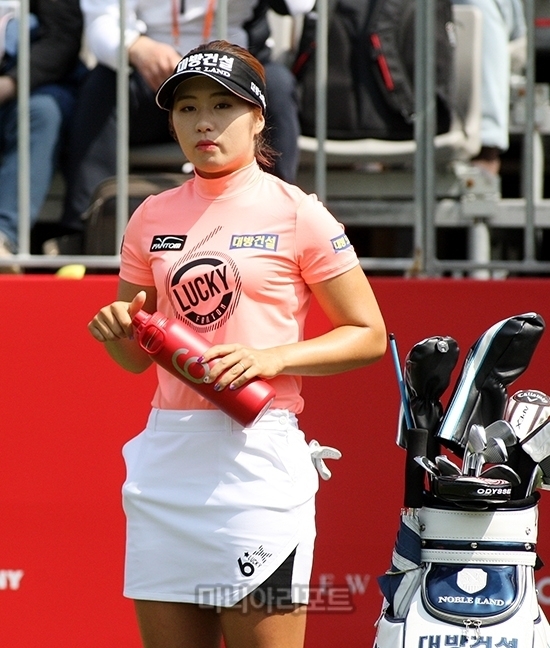 럭키식스에디션을 입고 대회에 나선 이정은6. 사진=마니아리포트 DB