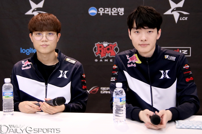 킹존 드래곤X의 정글러 '커즈' 문우찬과 톱라이너 '라스칼' 김광희.