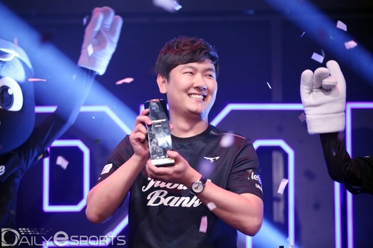 '피파 황제' 김정민, 성남FC와 4년 연속 동행