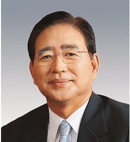(사진=한동우 이사장이 2012년 11월부터 현재까지 신한장학재단을 이끌고 있다.)
