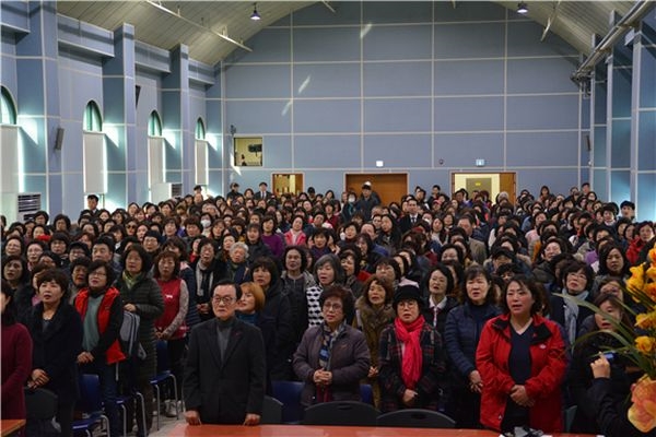 남인천중·고등학교서 열린 만학도들의 입학식