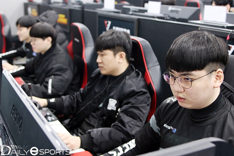 4라운드 11킬 17점으로 1등을 차지한 아프리카 프릭스 페이탈.