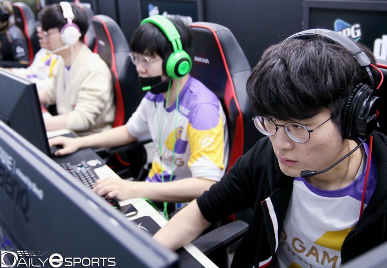 중간 1위에 오른 OP 게이밍 래인저스.