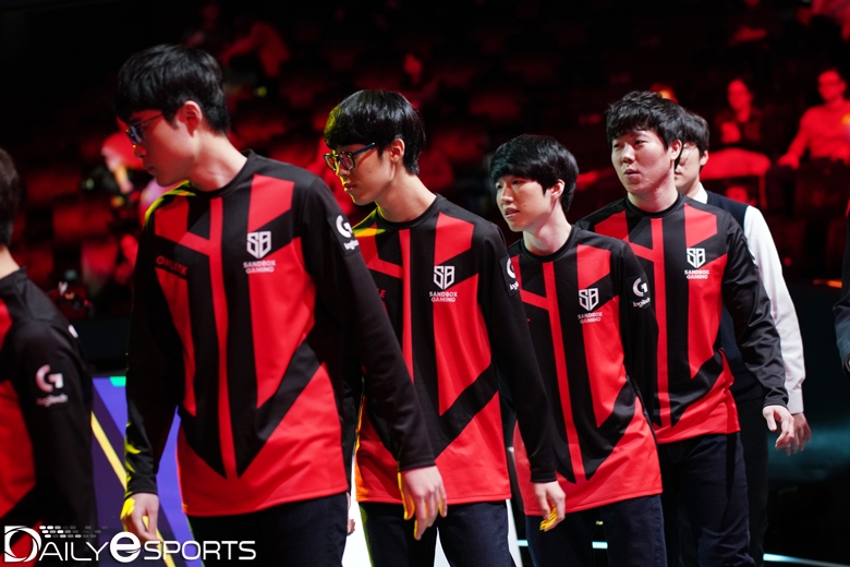 샌드박스 게이밍.