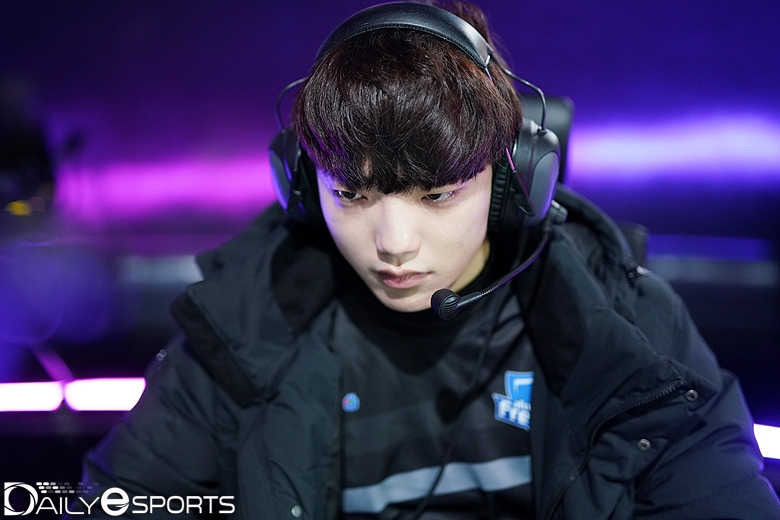 2세트 리 신으로 진에어의 하단을 괴롭힌 아프리카 프릭스의 정글러 '드레드' 이진혁.