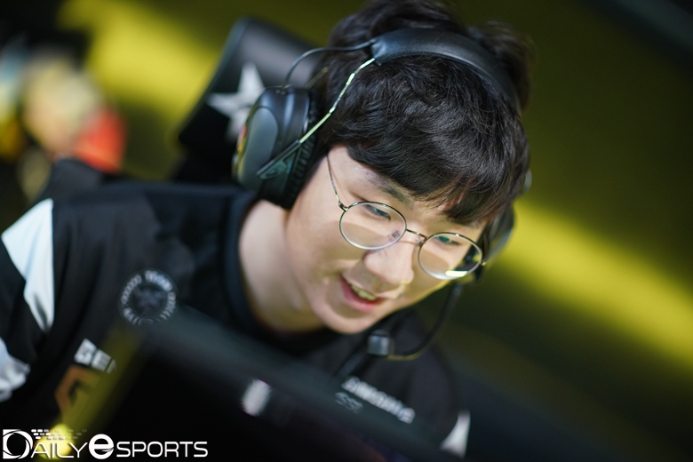 젠지의 원거리 딜러 '룰러' 박재혁.