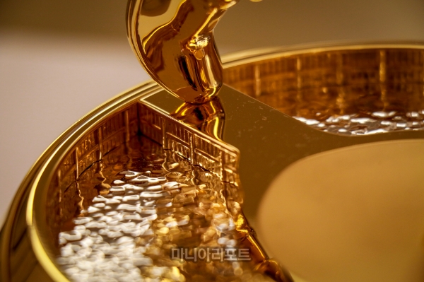 17번 아일랜드 홀을 표현한 트로피. 사진=PGA투어 제공