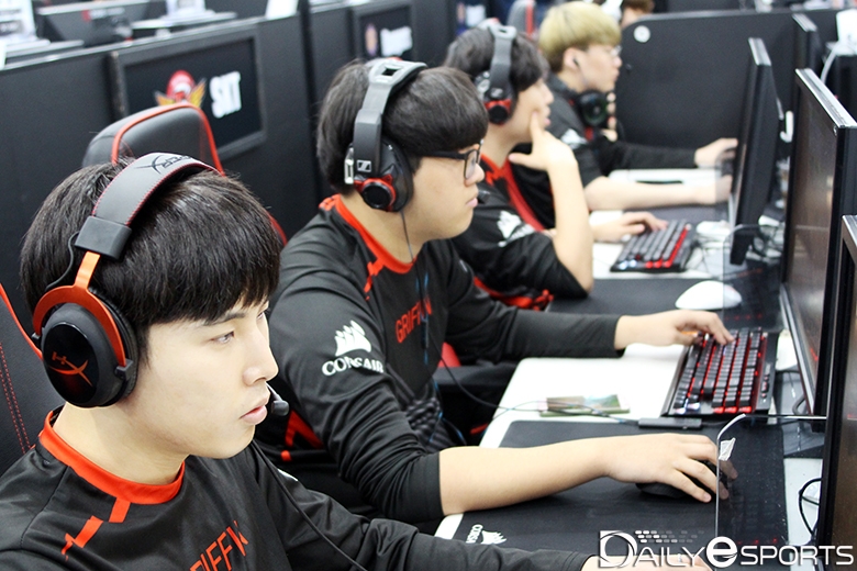 3라운드 치킨의 주인공 그리핀 레드.