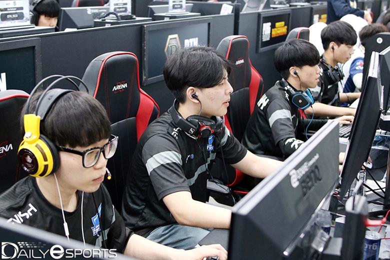 3라운드 치킨을 차지한 아프리카 프릭스 아레스.