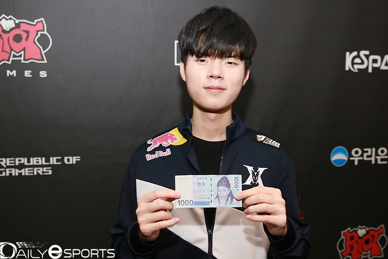 1000킬을 달성한 '데프트' 김혁규.