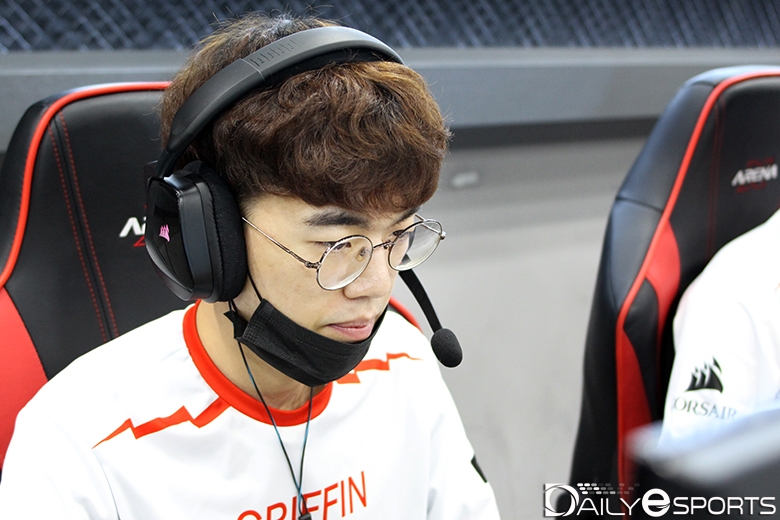 그리핀 화이트의 '소머즈' 김호현.