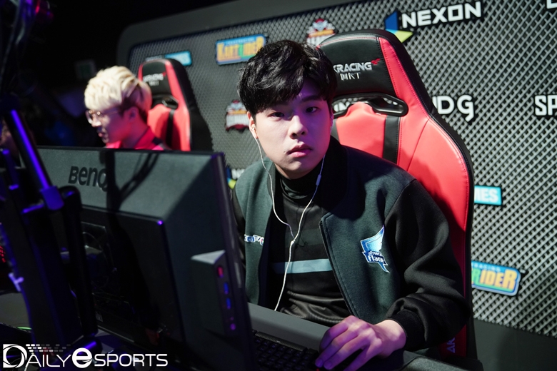 드라마를 쓰며 아슬아슬하게 결승 마지막 라룬드에서 합류한 문호준.