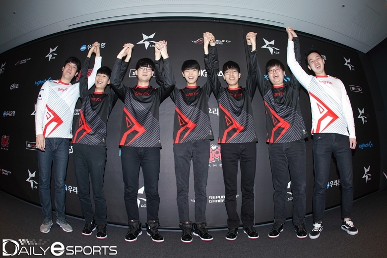 스프링 정규 시즌 1위를 확정지은 그리핀.