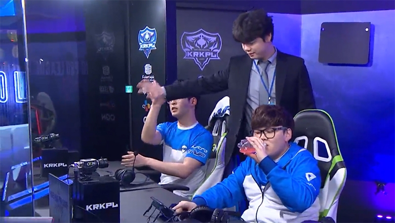 셀렉티드를 꺾고 공동 3위에 오른 MVP(사진=생중계 화면 캡처).