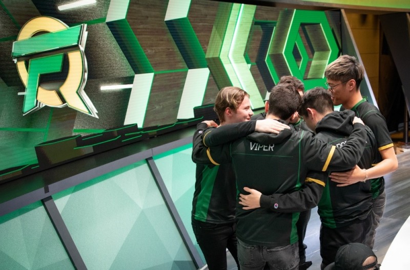 4강 플레이오프에 진출한 플라이퀘스트(사진=라이엇 게임즈 제공).