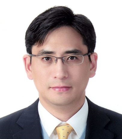 (사진=고 허영섭 전 녹십자 회장의 3남인 허용준씨는 GC대표이사 부사장을 맡고 있다.)