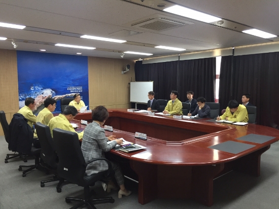 5일 시청 17층 재난상황실에서 산불방지 긴급 대책회의를 개최했다/사진=광주광역시