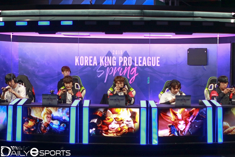 VSG를 상대로 3대0 승리를 차지한 ESC 729.