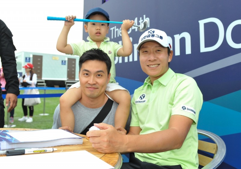 김경태(우측). 사진제공_신한금융그룹