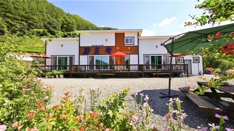 단양 펜션, 산과 계곡으로 둘러싸인 그림 같은 곳 ‘자드락펜션