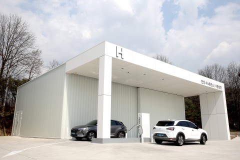 사진=현대자동차 안성휴게소에서 수소충전소 개소식을 갖고 본격적인 충전소 운영을 시작한다