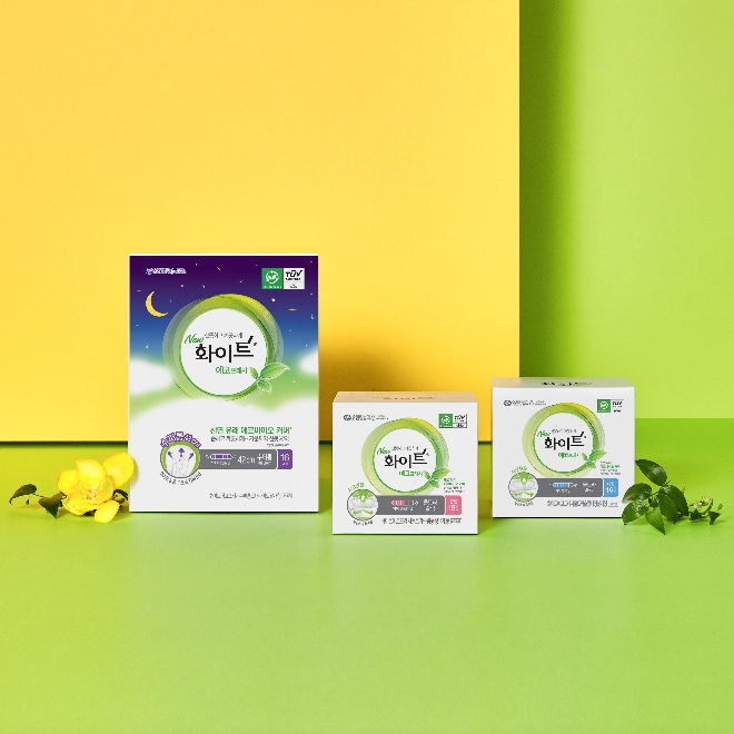 사진=(왼쪽부터)화이트 에코프레시 입는 오버나이트, 생리대 제품 이미지 / 제공=유한킴벌리